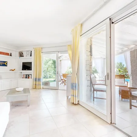 Ulivo Con Piscina E Giardino Privato A 500 Mt Dal Mare Villa *